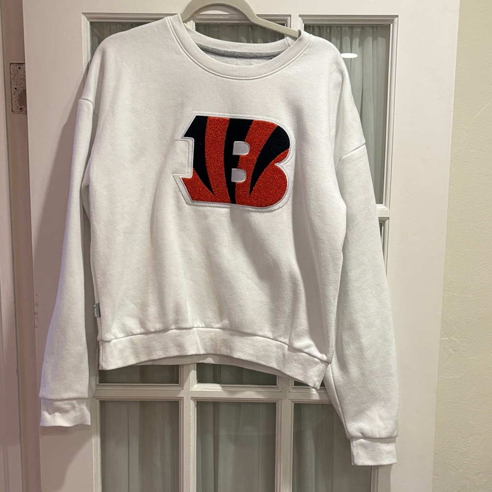 Antigua White Sweater with Orange and Black Bengals Logo